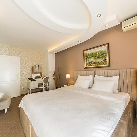 Garni Hotel President De Luxe Крагуевац Экстерьер фото