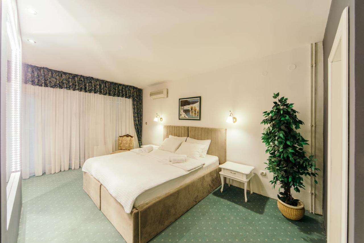Garni Hotel President De Luxe Крагуевац Экстерьер фото