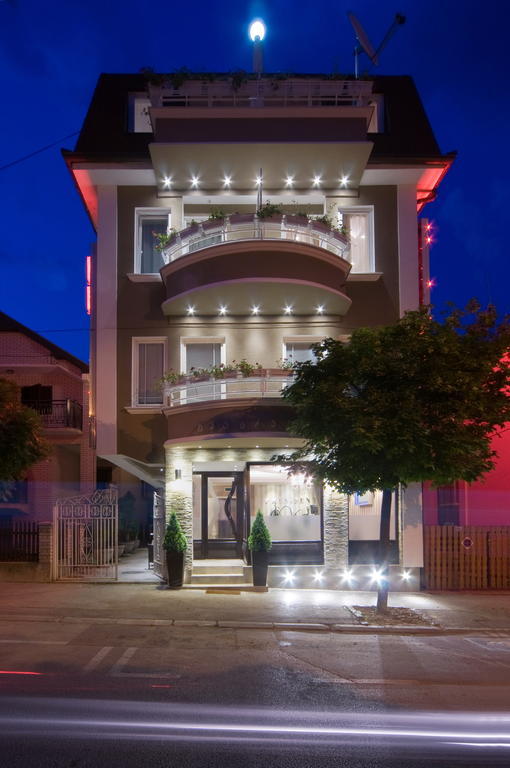 Garni Hotel President De Luxe Крагуевац Экстерьер фото