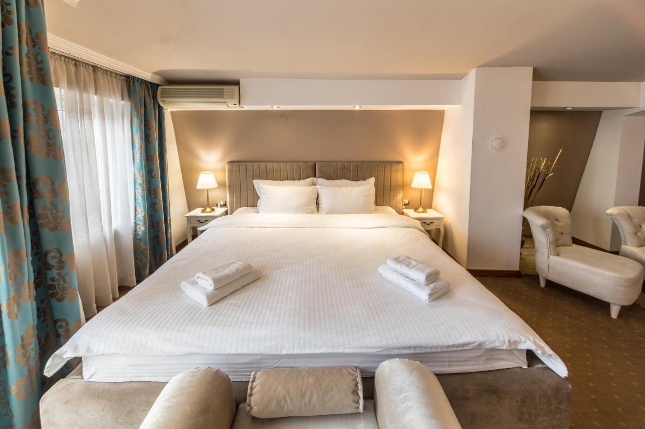 Garni Hotel President De Luxe Крагуевац Экстерьер фото